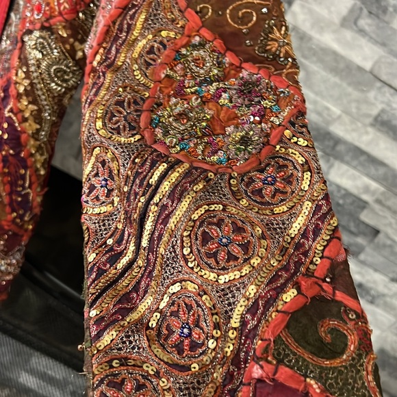 Embroidered velvet coat, women size medium mad in overseas - Picture 4 of 9